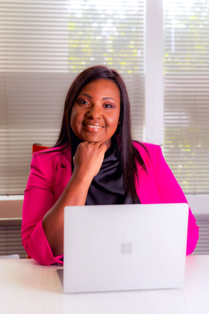 Mariam Torres offering professional accounting services